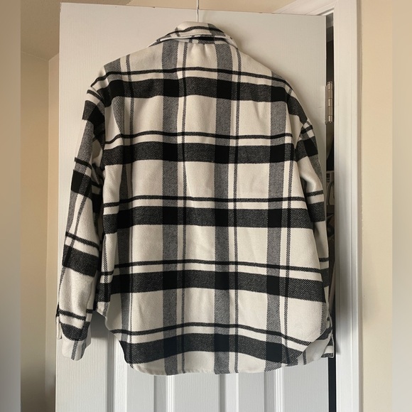 NWOT VICI Flannel Plaid Shacket Jacket by Love Tree SMALL - Picture 2 of 5